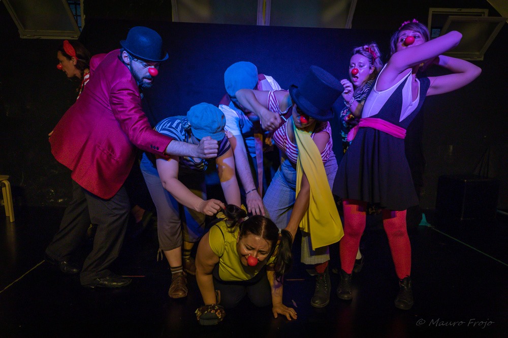 cretinis clown coffee Brecht